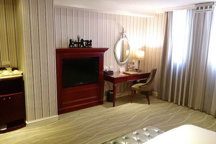 Room 13 of 56