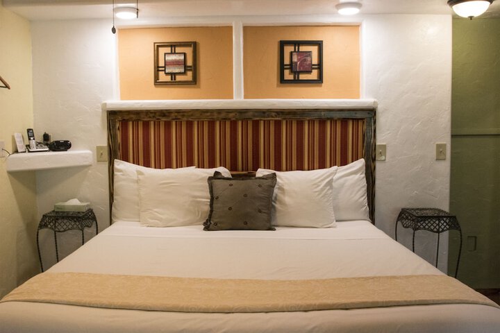 Room 4 of 97