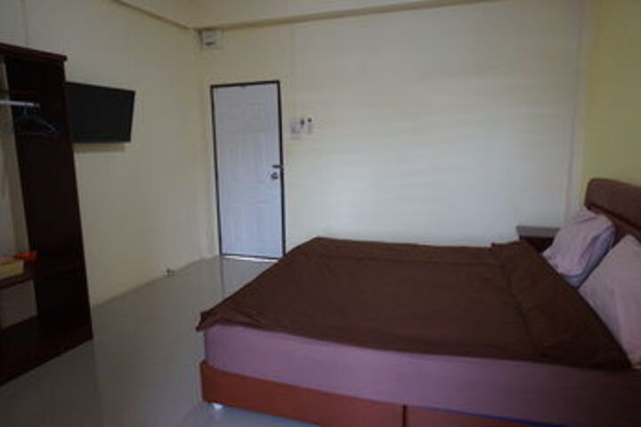Room 13 of 26