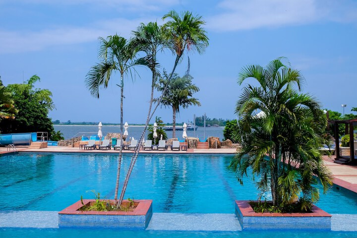 Pools & Facilities
