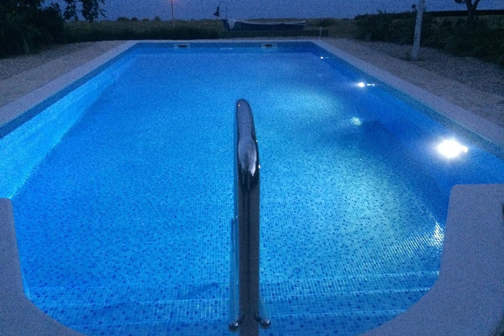 Pool 10 of 24
