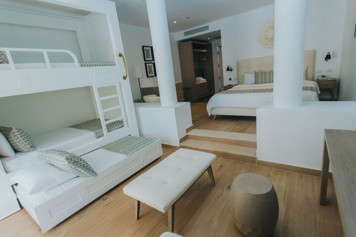 Room 27 of 155