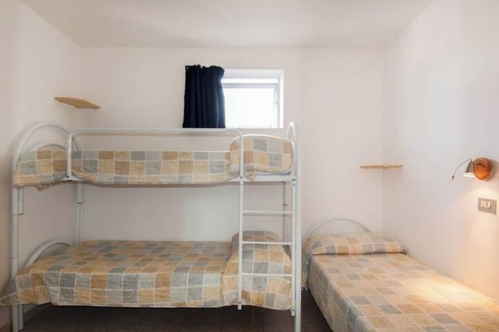 Room 8 of 91