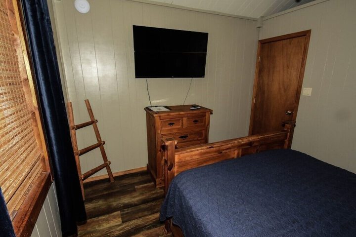 Room 17 of 917