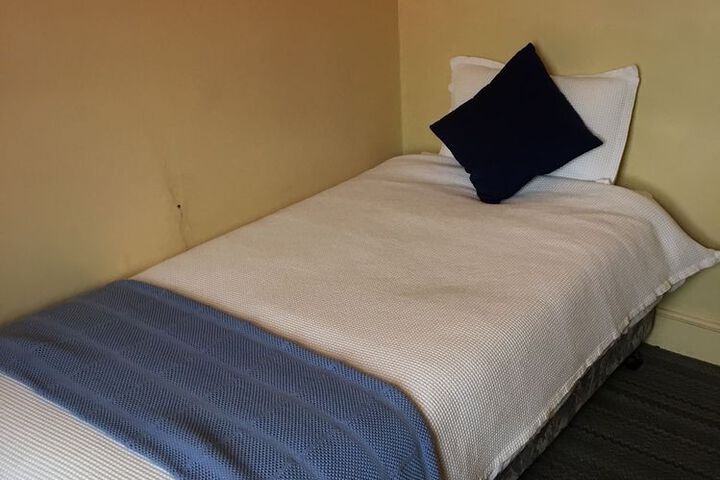 Room 13 of 30