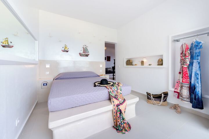 Room 2 of 49