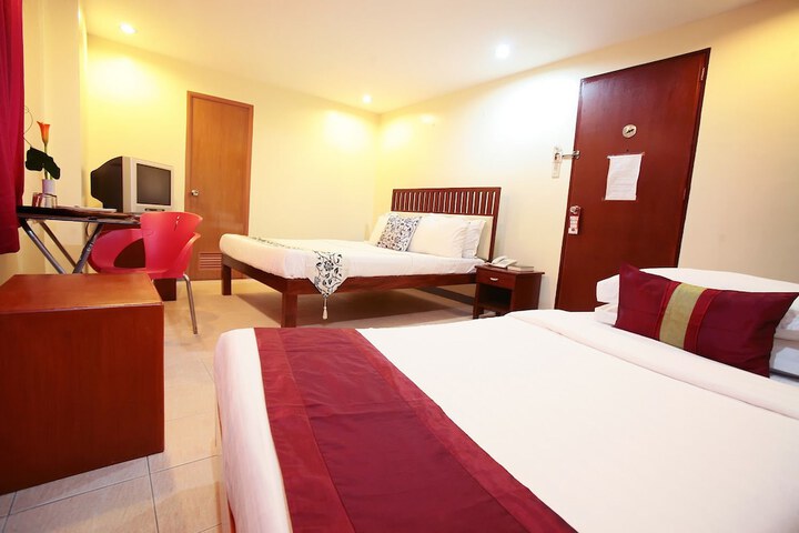 Room 10 of 26