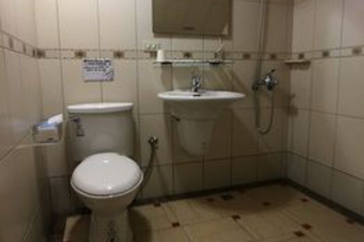 Room 3 of 21