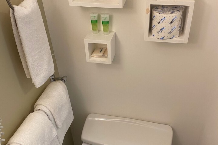 Room 35 of 59