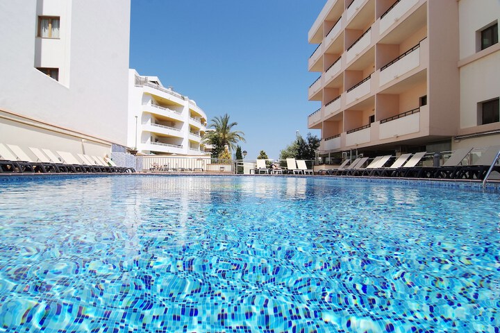 Hotel with Pool