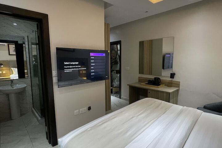 Room 3 of 46