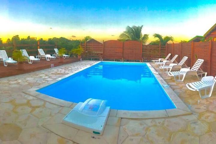 Pool 18 of 28
