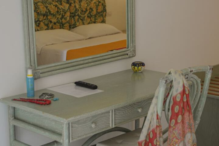 Room 15 of 37