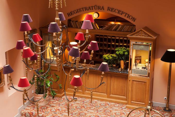 Guest Lobby