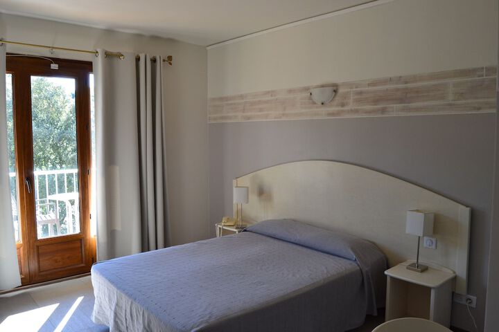 Room 10 of 34