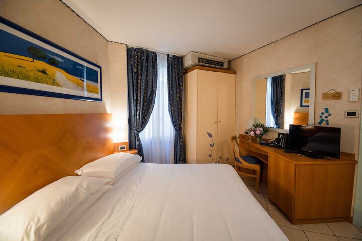 Room 34 of 116