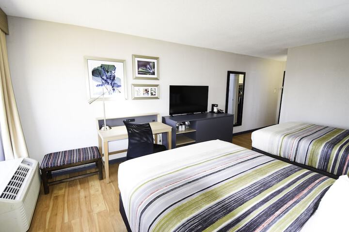 Upgrade 2 Queen Beds (4 of 7)