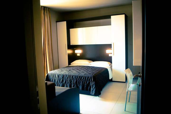 Room 7 of 31