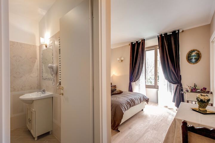 Room 2 of 42