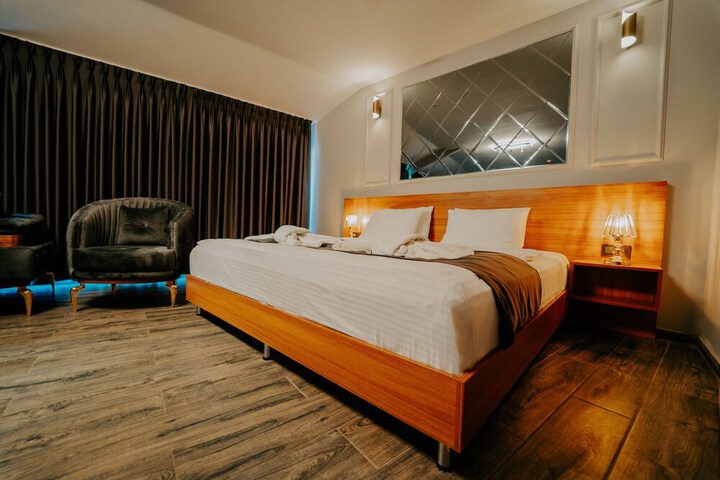 Room 14 of 35