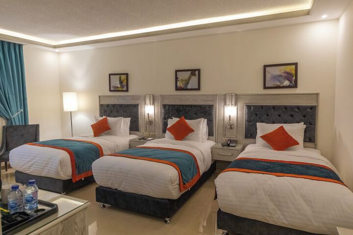 Room 12 of 38