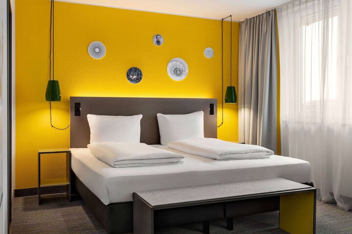 Room 26 of 77