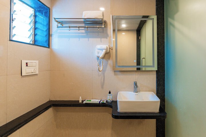 Room 27 of 62