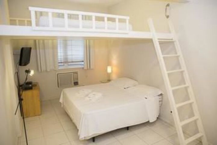 Room 4 of 18