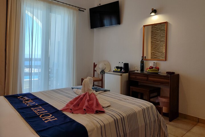 Room 8 of 25
