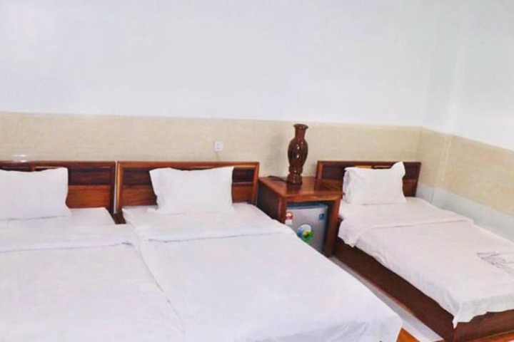 Room 8 of 38