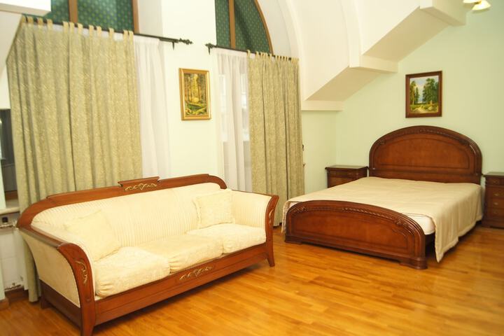 Room 3 of 23