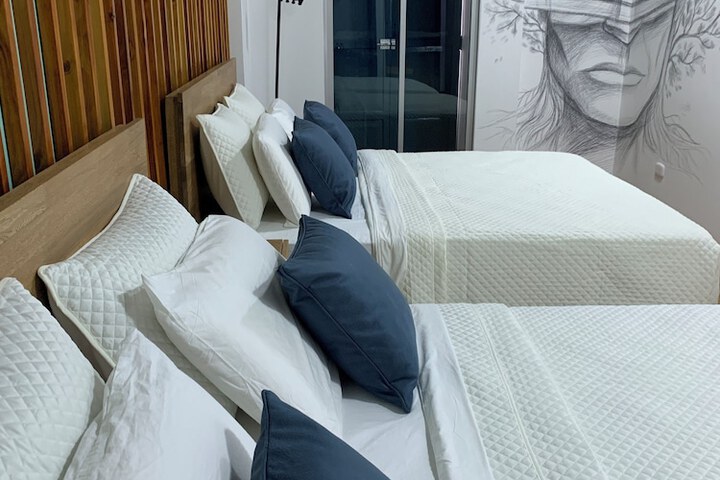 Room 8 of 27