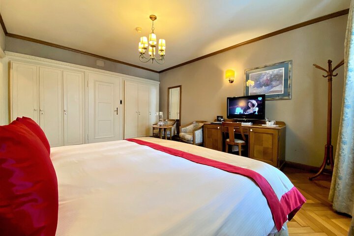 Room 49 of 161