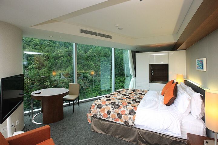 Room 2 of 54
