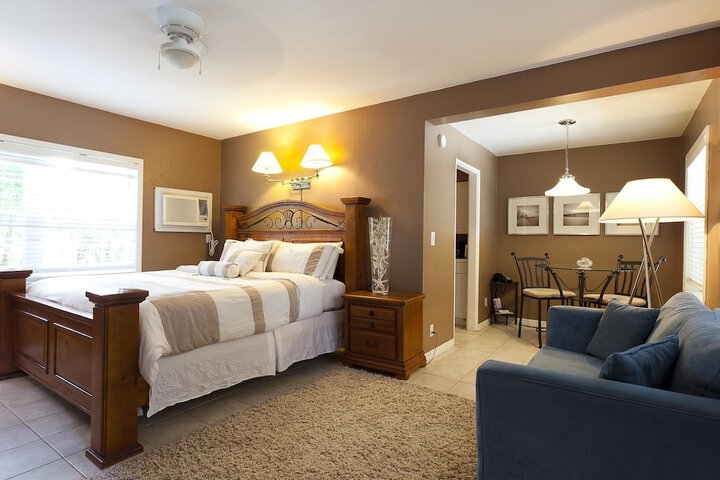 Room 27 of 141