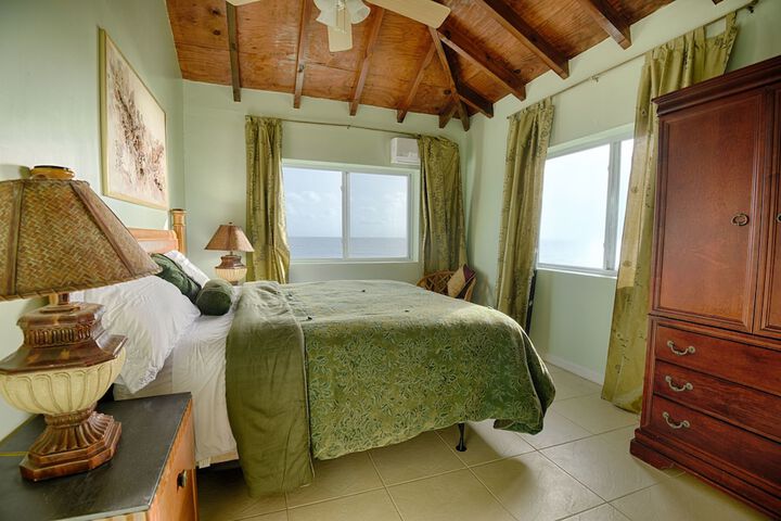 Room 3 of 35