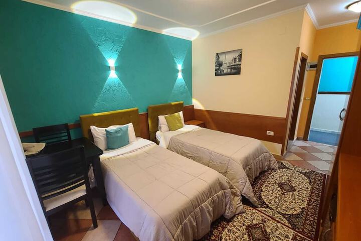 Room 4 of 5