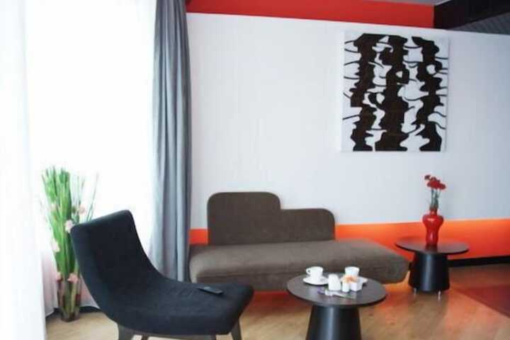 Room 7 of 17