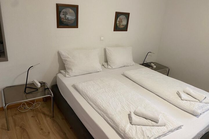 Room 5 of 42