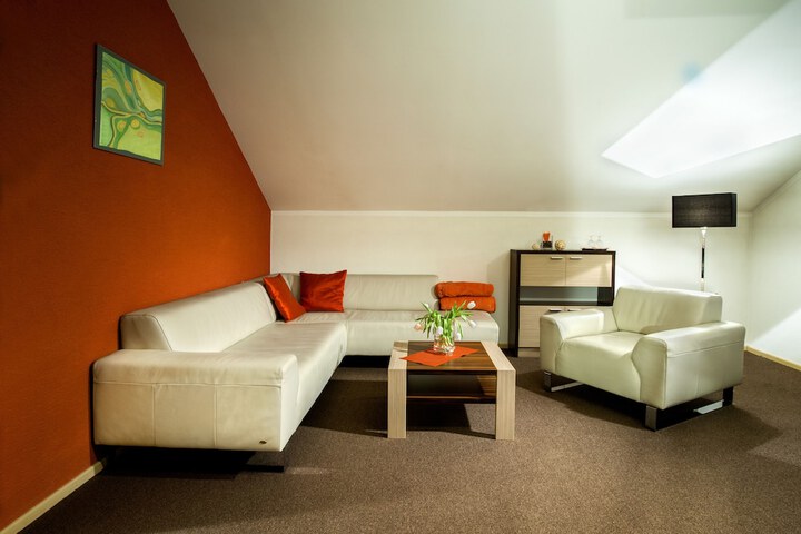 Room 6 of 35