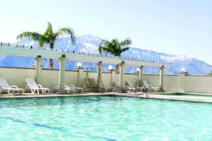 Pool 15 of 26
