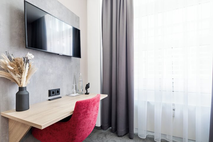 Room 17 of 40