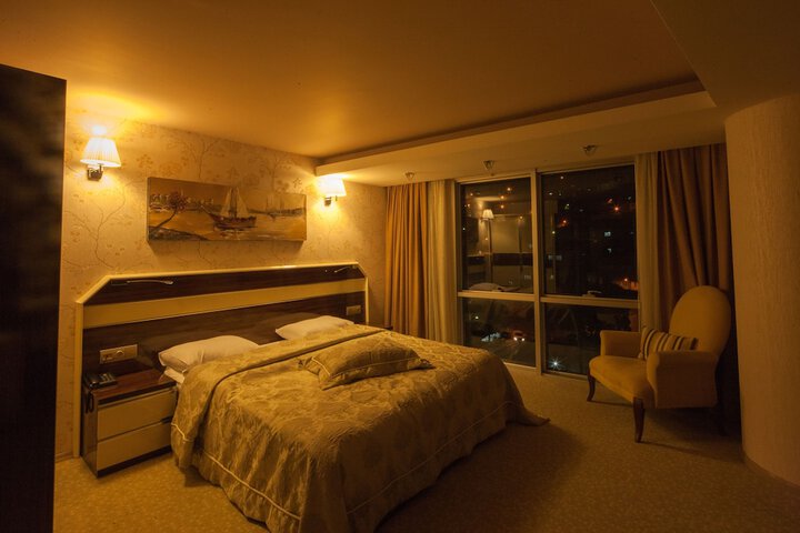 Room 16 of 53