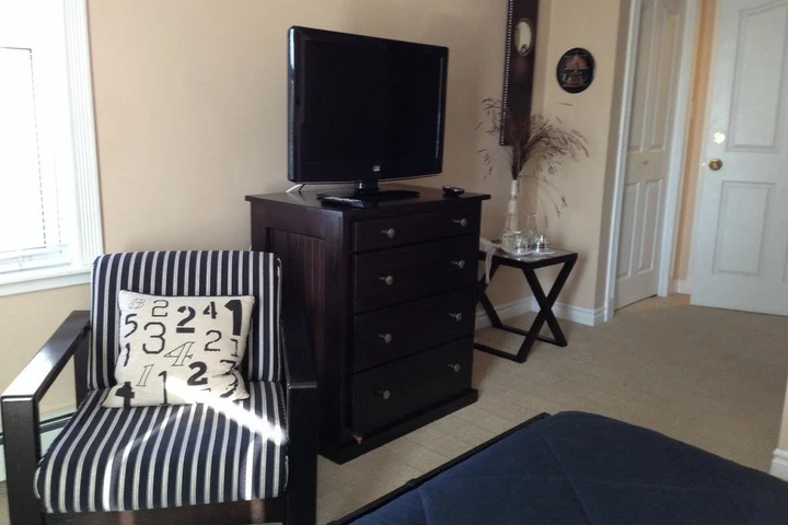 Room 5 of 13