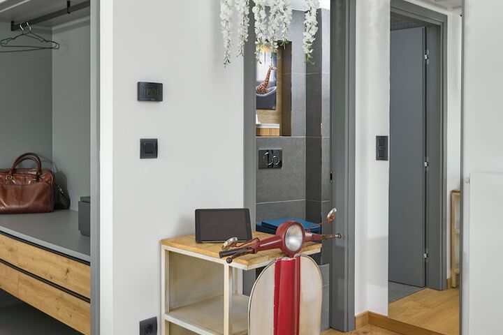 Room 18 of 113