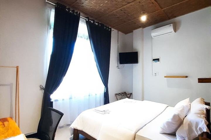 Room 5 of 33