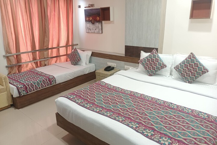 Room 32 of 54