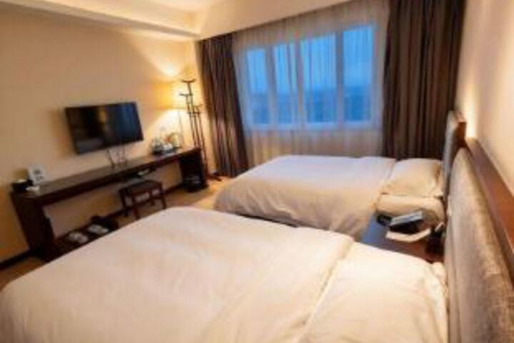 Room 18 of 18