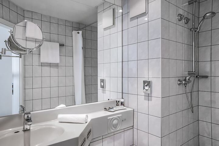 Clean Restrooms