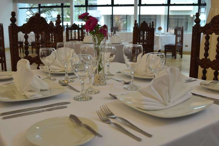 Dining 40 of 58